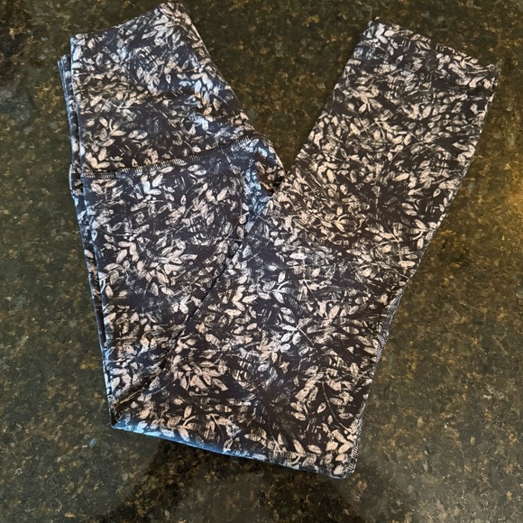 Lululemon Align™ High-Rise Crop 21" - Picture 1 of 4